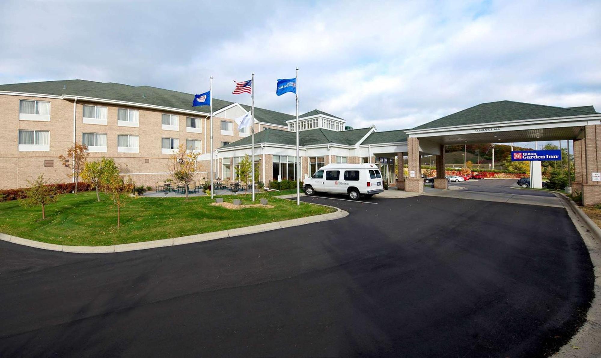 Hilton Garden Inn Minneapolis/Eden Prairie Exterior photo